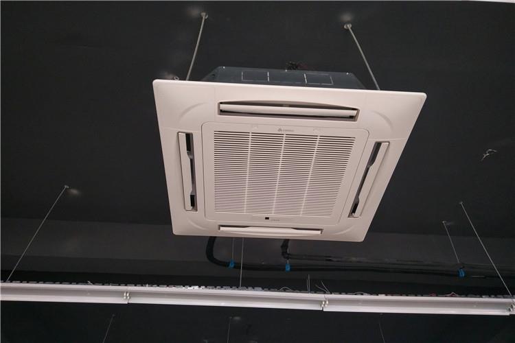 只要房子的吊頂的高度達到210mm，深度有600mm，就可以滿足家用中央空調的安裝要求